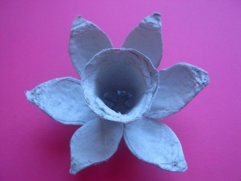 Egg-Carton-Daffodils4